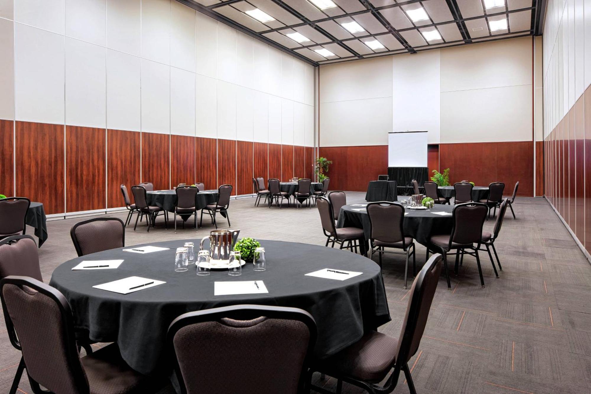 Four Points By Sheraton Levis Convention Centre Zewnętrze zdjęcie